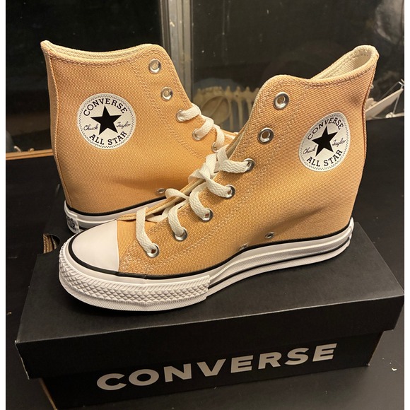 NEW Converse Chuck Taylor Size 8 All Star Lift Womens Platform High-Top Sneakers - Picture 2 of 8
